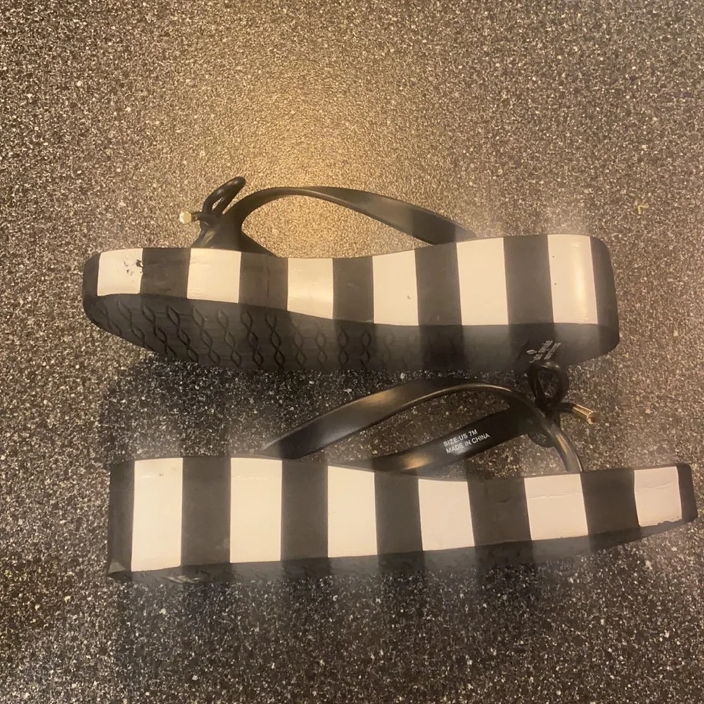 KATE SPADE | Rina wedges in size 7